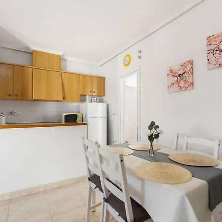Apartment De Dos Con Un Solarium Torrevieja